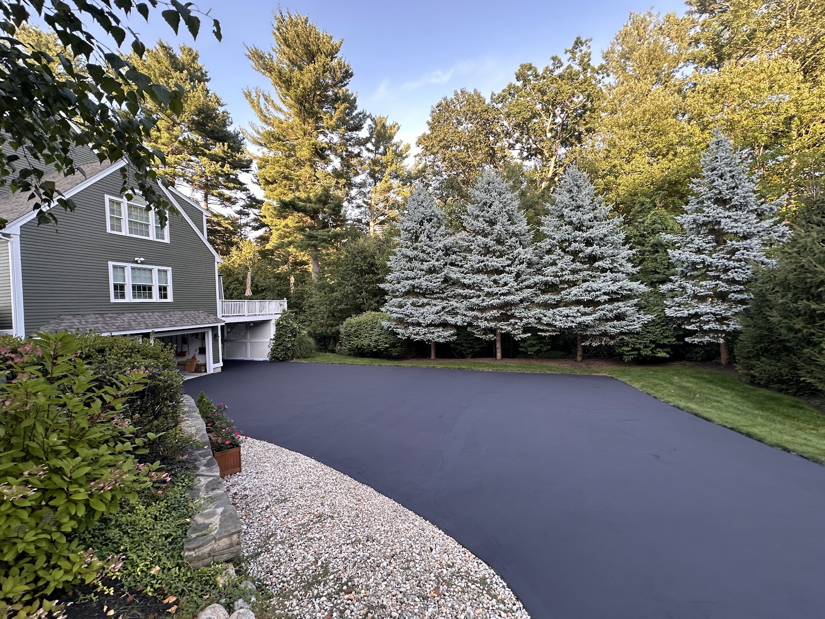 Estate Driveway Sealcoating